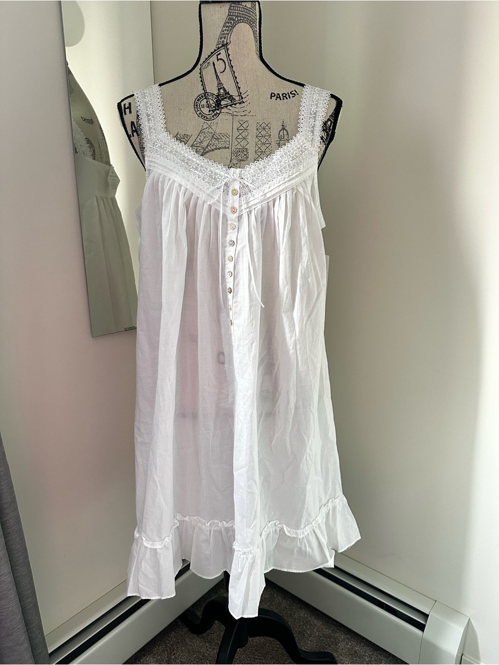 EILEEN WEST Med. White Lace-Trim Cotton Sleep Top